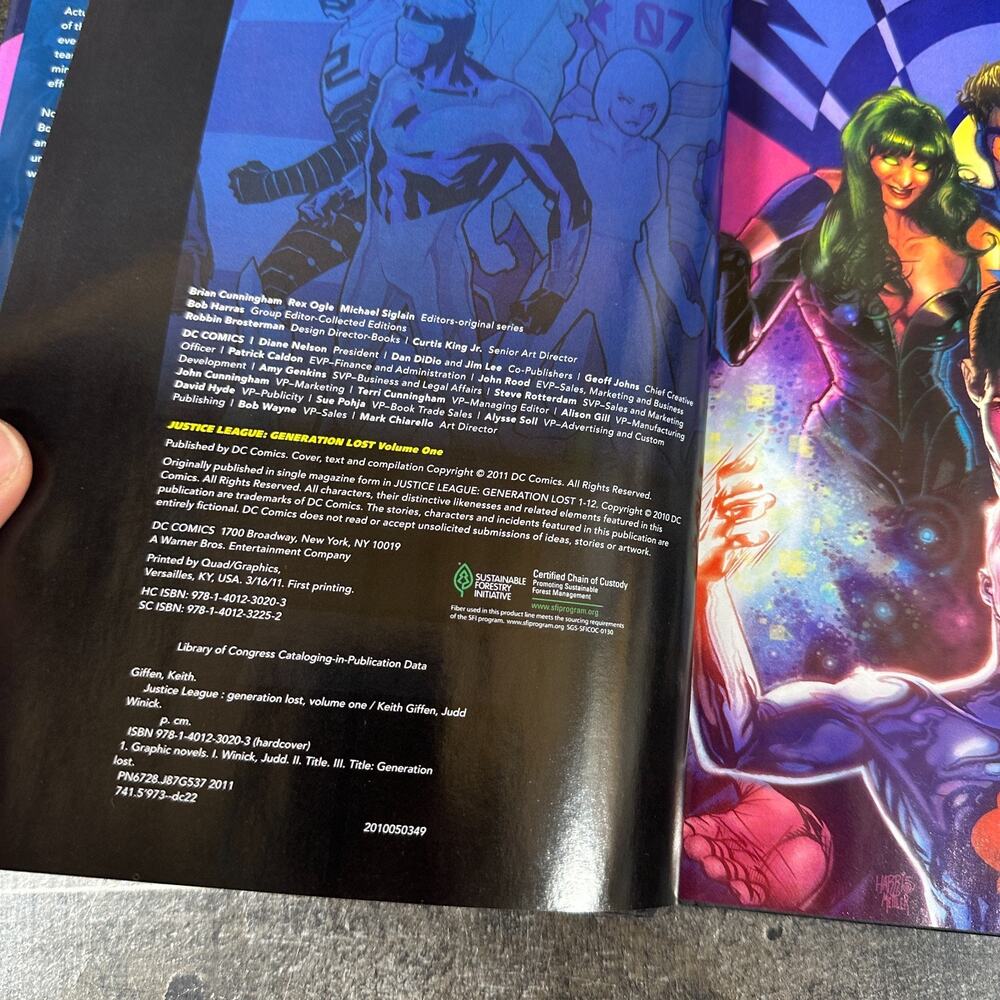 Justice League Generation Lost Volume 1 Hardcover Book - Picture 2 of 8